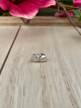 Load image into Gallery viewer, Heart Earrings