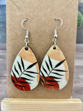 Load image into Gallery viewer, Leaf Dangle Earrings